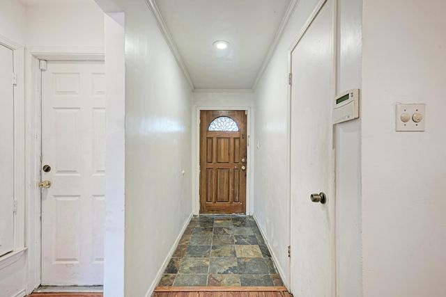 1307 Meadgreen DR, Austin, TX 78758