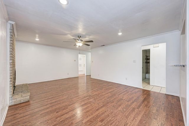 1307 Meadgreen DR, Austin, TX 78758