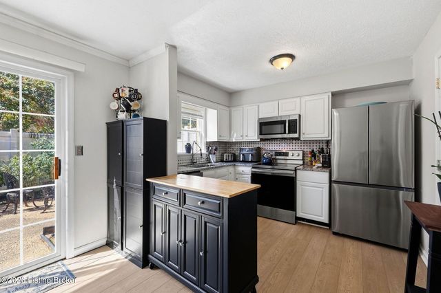 1262 Westlynne Way, Louisville, KY 40222