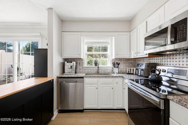 1262 Westlynne Way, Louisville, KY 40222