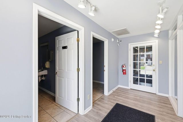 1262 Westlynne Way, Louisville, KY 40222