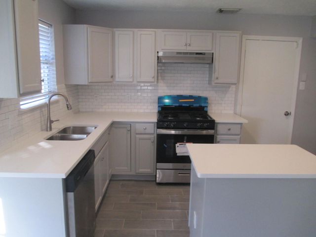 16714 Cheshire Place Drive, Houston, TX 77083