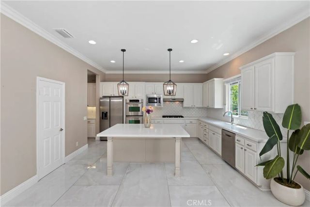 8851 Soothing Court, Corona, CA 92883