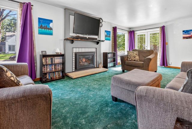 549 N LINWOOD AVENUE, Appleton, WI 54914
