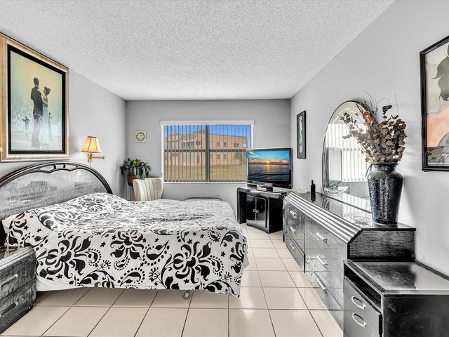 9041 Sunrise Lakes Boulevard 113, Sunrise, FL 33322