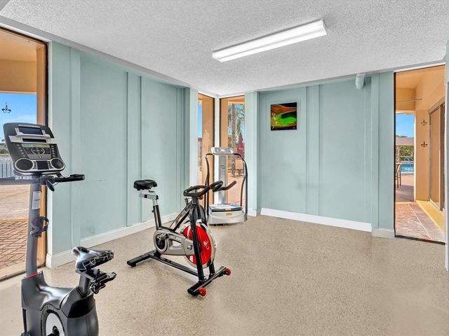 9041 Sunrise Lakes Boulevard 113, Sunrise, FL 33322