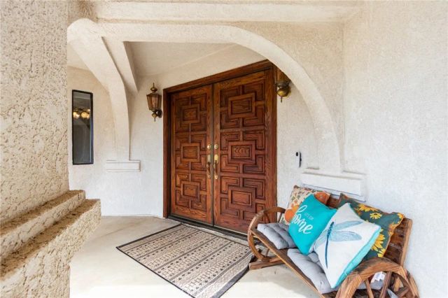 8384 Highland Court, Oak Hills, CA 92344