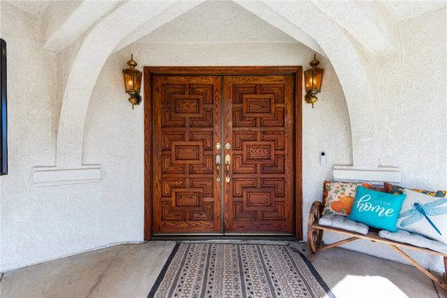 8384 Highland Court, Oak Hills, CA 92344