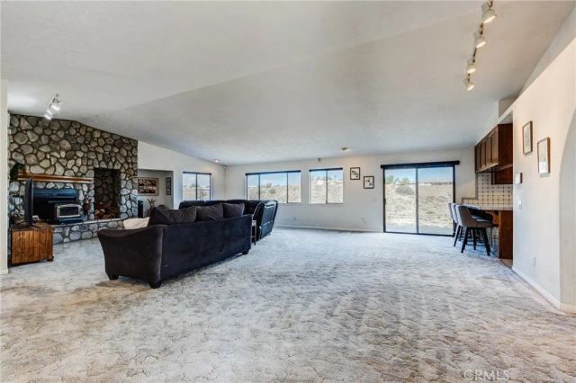 8384 Highland Court, Oak Hills, CA 92344