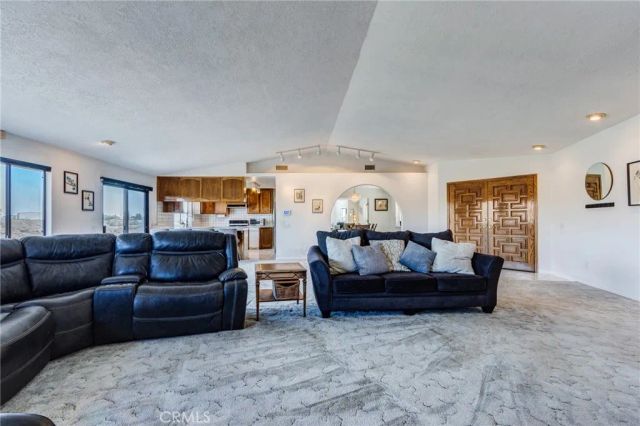 8384 Highland Court, Oak Hills, CA 92344