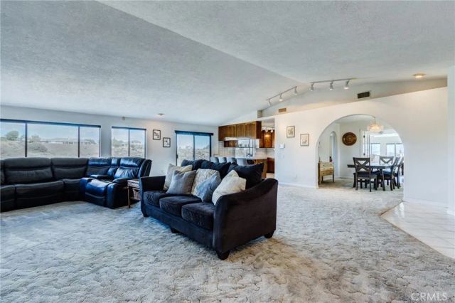 8384 Highland Court, Oak Hills, CA 92344