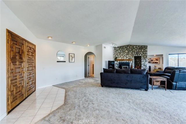 8384 Highland Court, Oak Hills, CA 92344