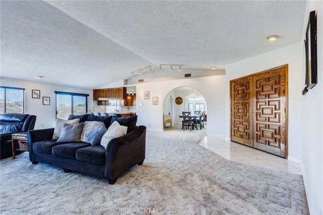 8384 Highland Court, Oak Hills, CA 92344