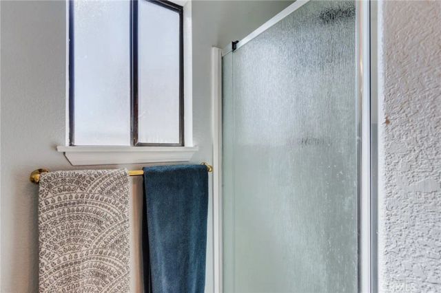 8384 Highland Court, Oak Hills, CA 92344