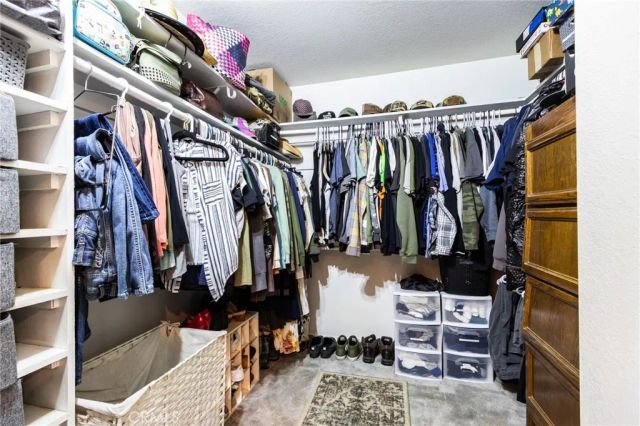 8384 Highland Court, Oak Hills, CA 92344