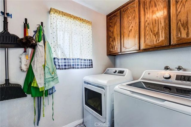 8384 Highland Court, Oak Hills, CA 92344