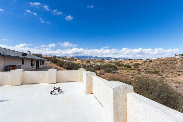 8384 Highland Court, Oak Hills, CA 92344