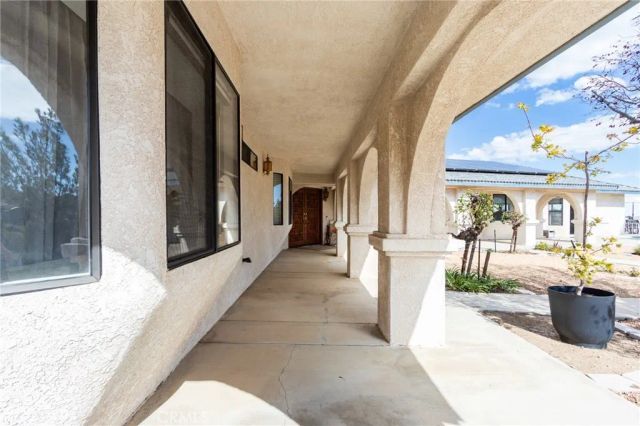 8384 Highland Court, Oak Hills, CA 92344