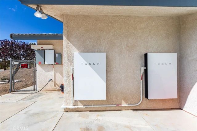 8384 Highland Court, Oak Hills, CA 92344