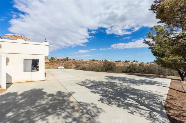 8384 Highland Court, Oak Hills, CA 92344