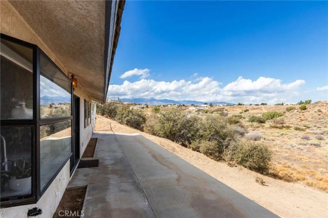 8384 Highland Court, Oak Hills, CA 92344