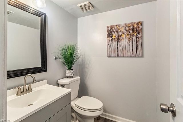 3544 Faraday LN, Virginia Beach, VA 23452