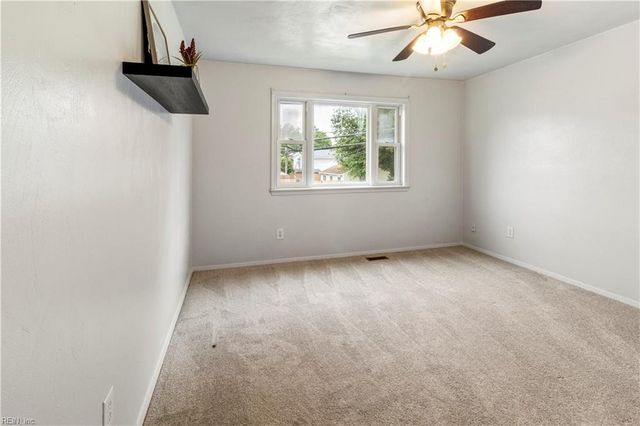 3544 Faraday LN, Virginia Beach, VA 23452