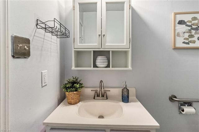 3544 Faraday LN, Virginia Beach, VA 23452