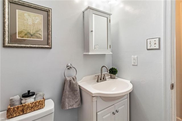 3544 Faraday LN, Virginia Beach, VA 23452