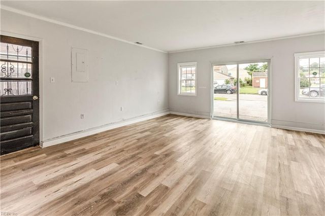 3544 Faraday LN, Virginia Beach, VA 23452