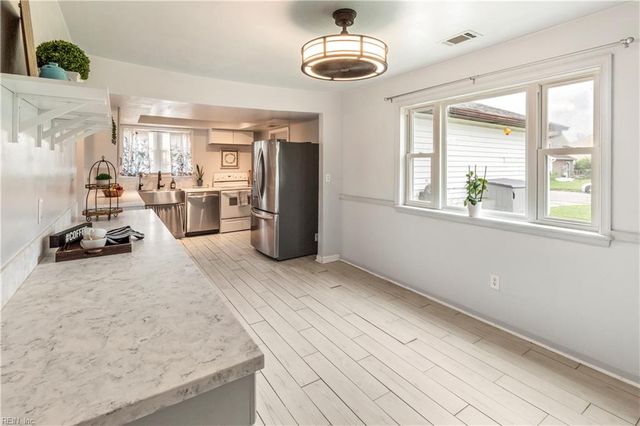 3544 Faraday LN, Virginia Beach, VA 23452
