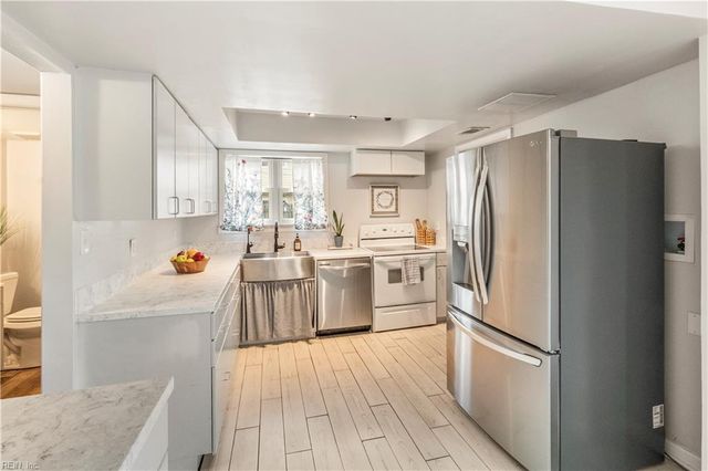 3544 Faraday LN, Virginia Beach, VA 23452