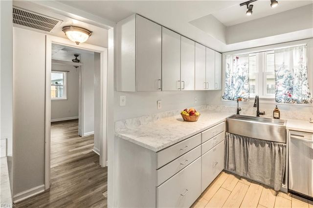 3544 Faraday LN, Virginia Beach, VA 23452