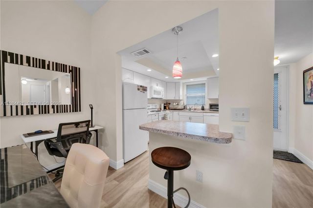 4613 SE 5th Avenue 210, Cape Coral, FL 33904