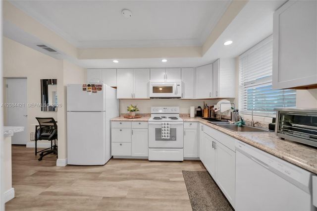 4613 SE 5th Avenue 210, Cape Coral, FL 33904