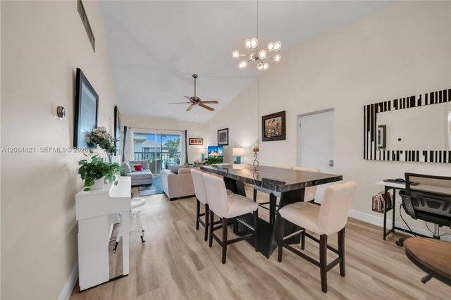 4613 SE 5th Avenue 210, Cape Coral, FL 33904