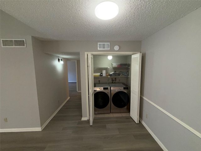 2120 El Paseo Street 2312, Houston, TX 77054