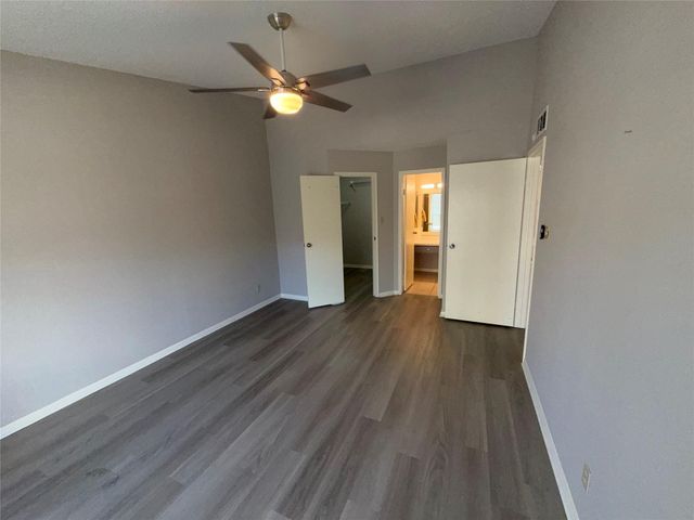 2120 El Paseo Street 2312, Houston, TX 77054
