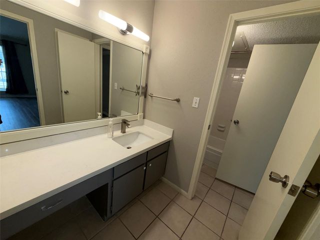 2120 El Paseo Street 2312, Houston, TX 77054