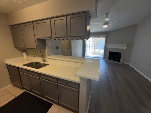 2120 El Paseo Street 2312, Houston, TX 77054