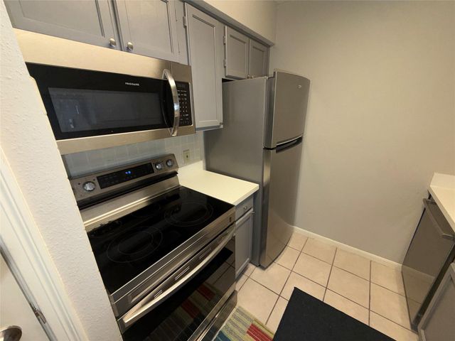 2120 El Paseo Street 2312, Houston, TX 77054
