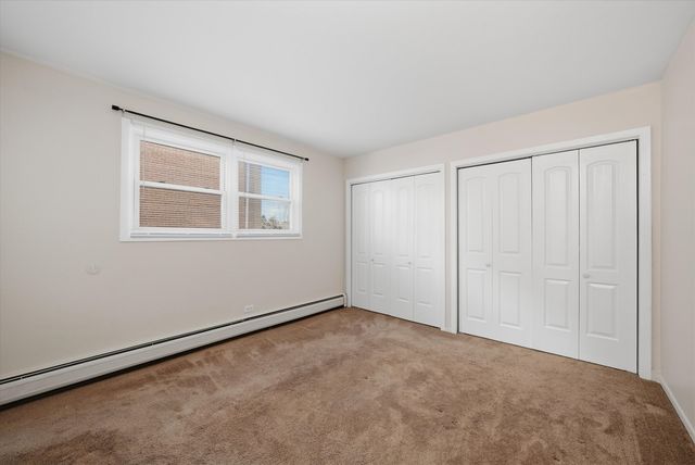 6135 W 79th Street W 1, Burbank, IL 60459