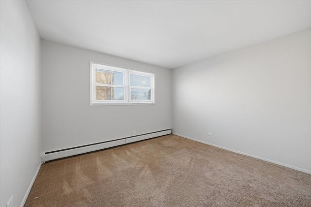 6135 W 79th Street W 1, Burbank, IL 60459