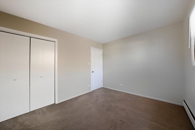 6135 W 79th Street W 1, Burbank, IL 60459