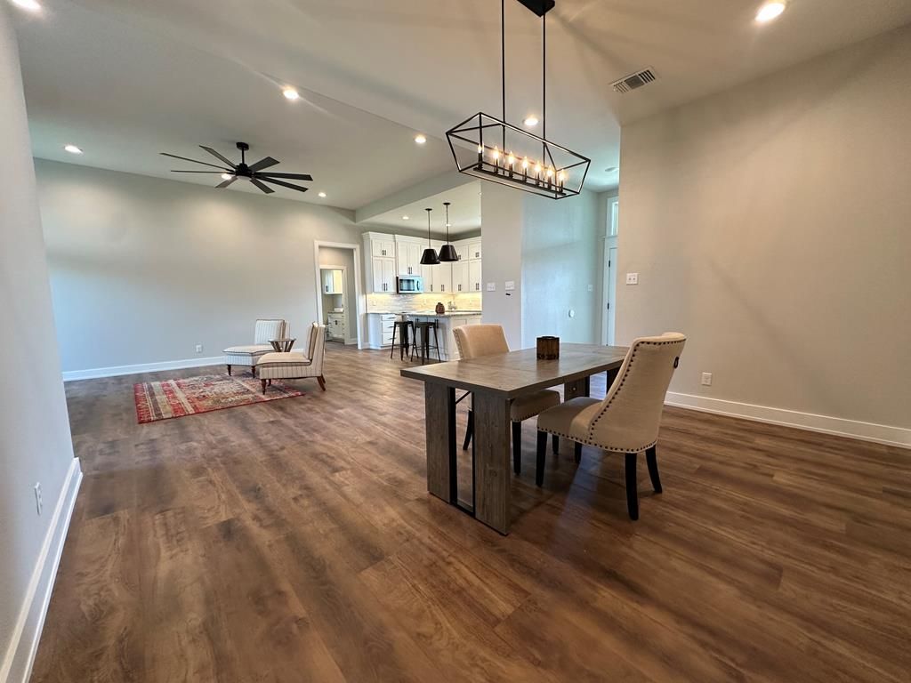 Image 9 of property listing at 3611 Clearview Dr, San Angelo, TX 76904