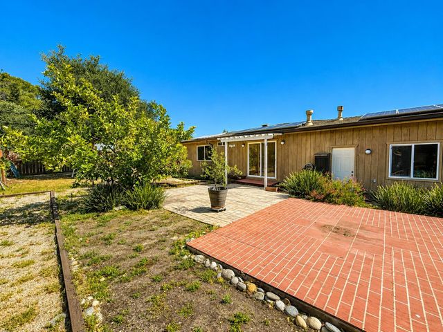 300 Ridgeway Road, Woodside, CA 94062