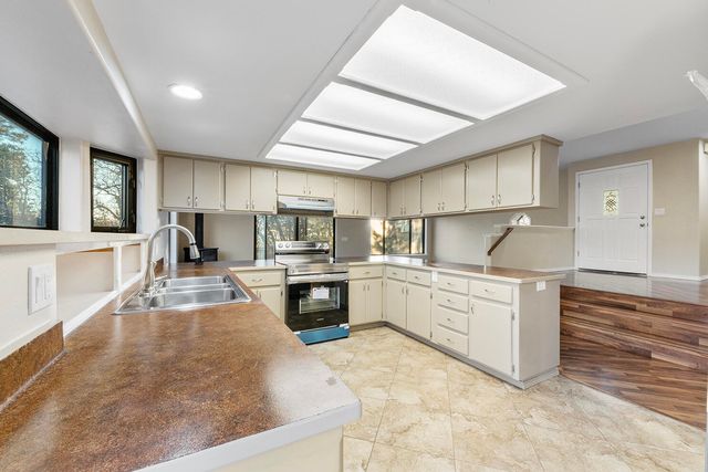 111 Lance Drive, Grants Pass, OR 97526