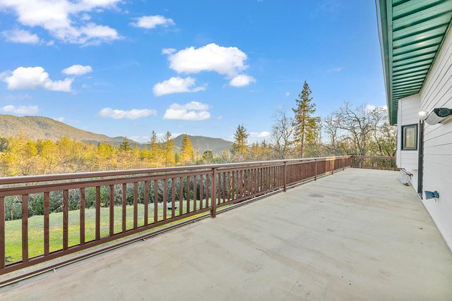 111 Lance Drive, Grants Pass, OR 97526