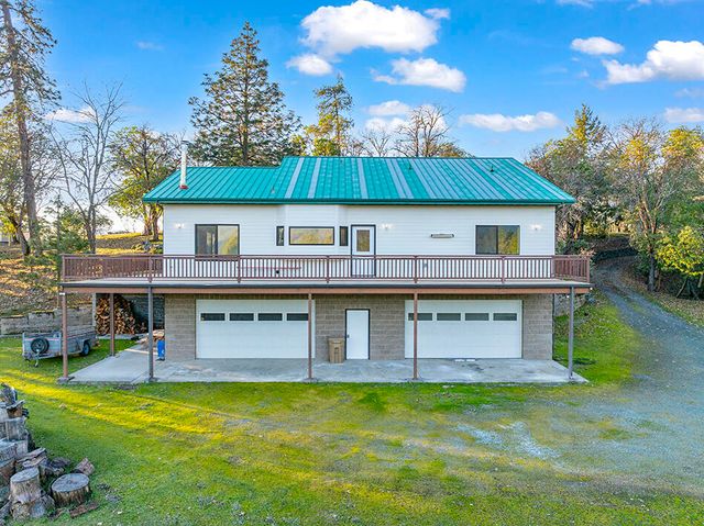 111 Lance Drive, Grants Pass, OR 97526
