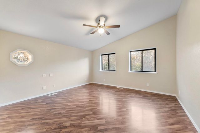 111 Lance Drive, Grants Pass, OR 97526